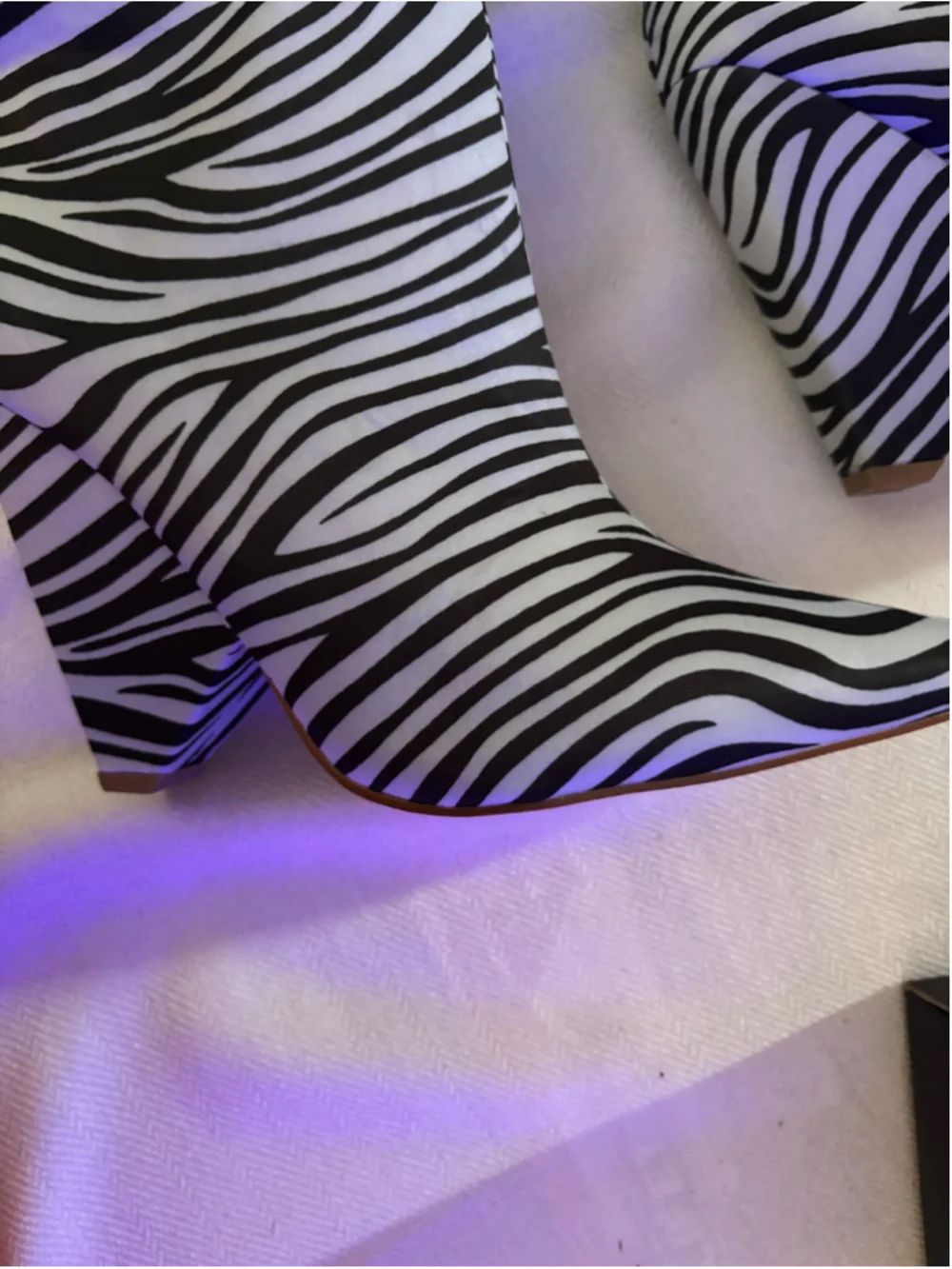 Women's Fashion Nova Zebra Print Over the Knee Boots Size 8.5 Black/White